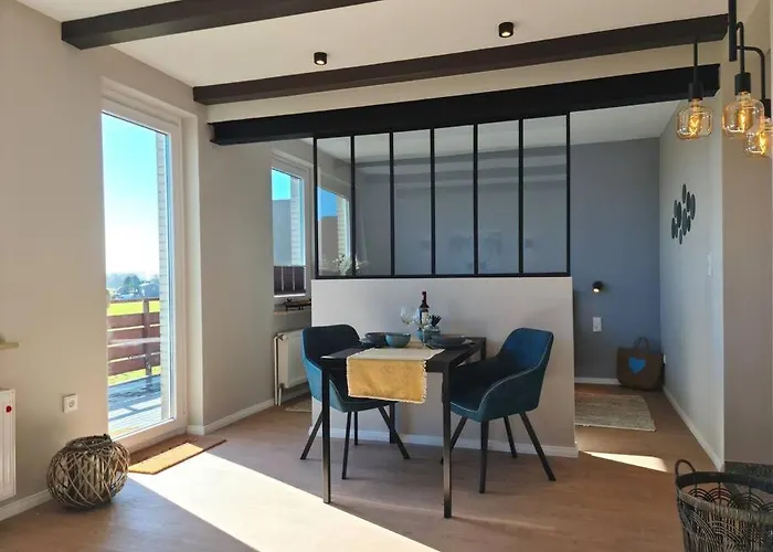 Stylische Mit Weitblick Und Grossem Balkon Appartamento